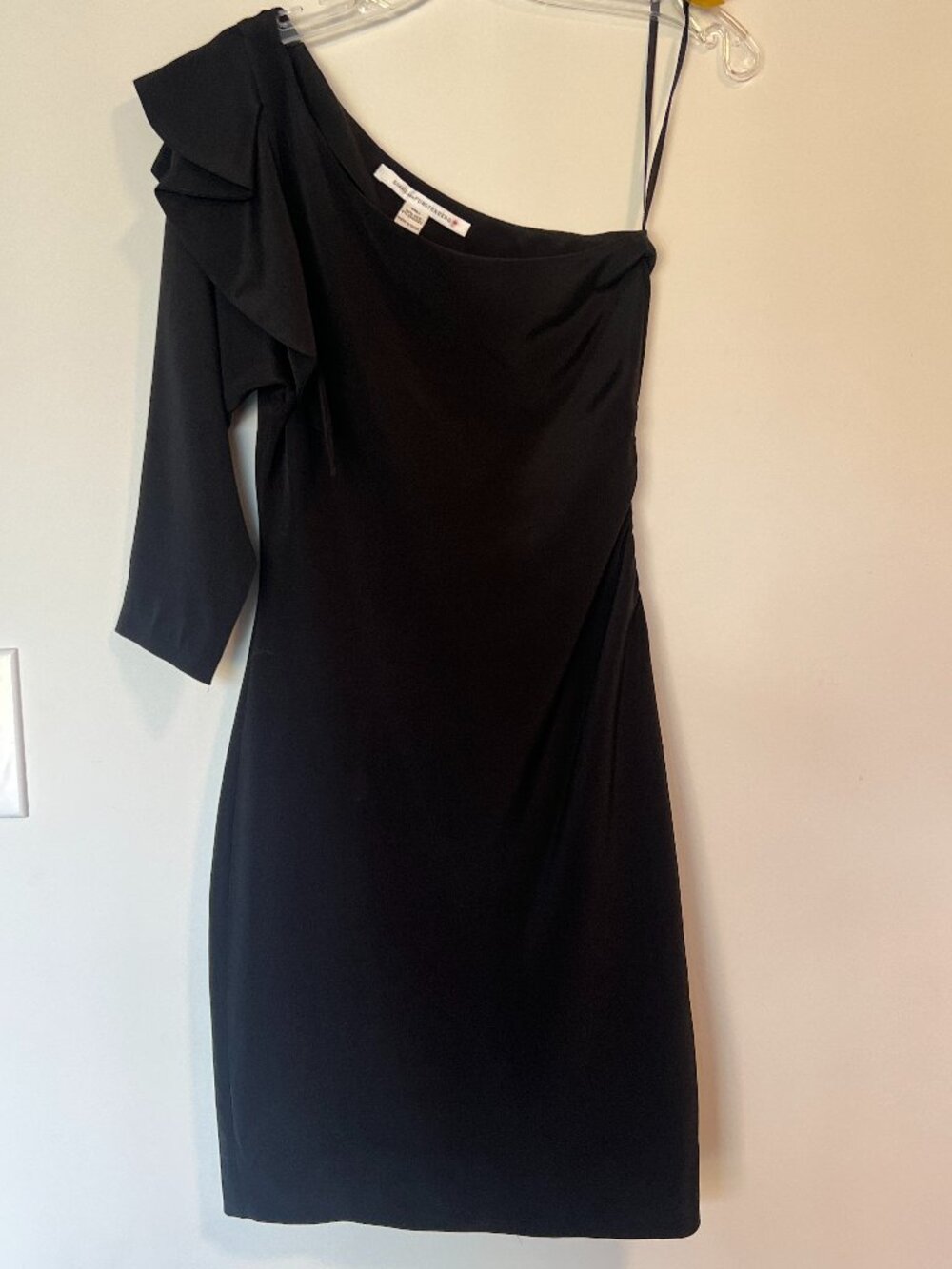 Diane von Furstenberg Black One Shoulder Silk Dress Size 2 Ruffle Cocktail